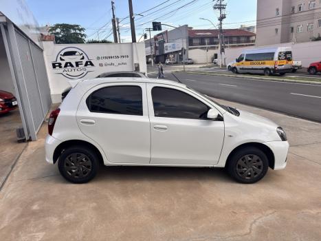 TOYOTA Etios Hatch 1.3 16V 4P FLEX X, Foto 8