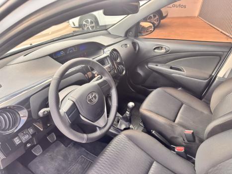 TOYOTA Etios Hatch 1.3 16V 4P FLEX X, Foto 12
