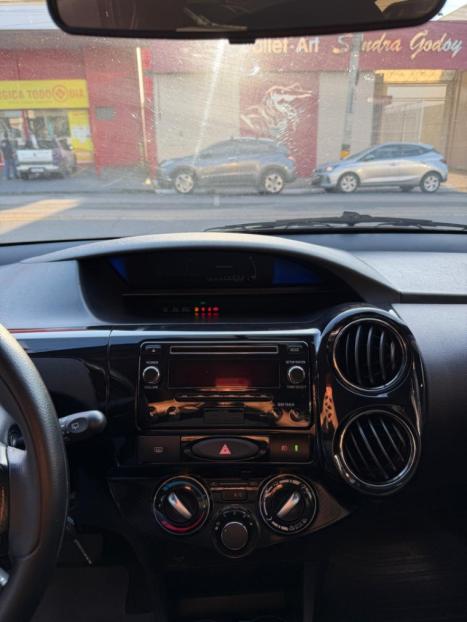 TOYOTA Etios Hatch 1.5 16V 4P FLEX XS AUTOM�TICO, Foto 12