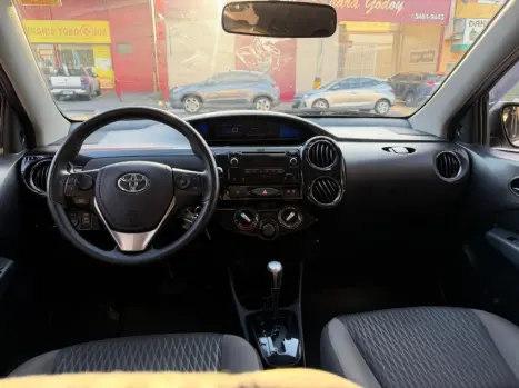 TOYOTA Etios Hatch 1.5 16V 4P FLEX XS AUTOM�TICO, Foto 15