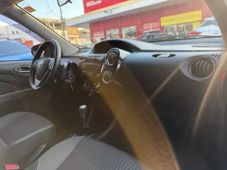 TOYOTA Etios Hatch 1.5 16V 4P FLEX XS AUTOM�TICO, Foto 16