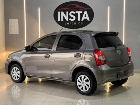 TOYOTA Etios Hatch 1.3 16V 4P FLEX X AUTOM�TICO, Foto 3