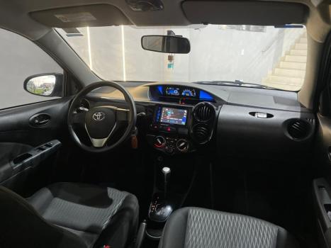 TOYOTA Etios Hatch 1.3 16V 4P FLEX X AUTOM�TICO, Foto 6
