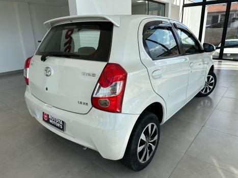 TOYOTA Etios Hatch 1.5 16V 4P FLEX XS AUTOM�TICO, Foto 2