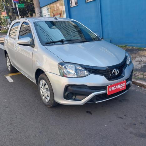 TOYOTA Etios Hatch 1.3 16V 4P FLEX X, Foto 2