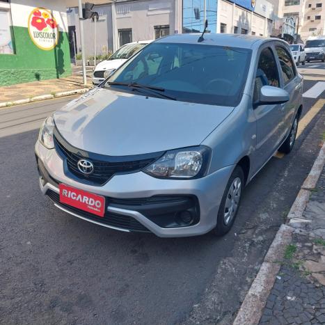 TOYOTA Etios Hatch 1.3 16V 4P FLEX X, Foto 5