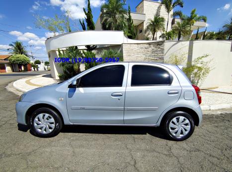 TOYOTA Etios Hatch 1.3 16V 4P FLEX X AUTOM�TICO, Foto 2