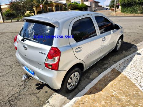 TOYOTA Etios Hatch 1.3 16V 4P FLEX X AUTOM�TICO, Foto 5