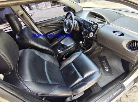 TOYOTA Etios Hatch 1.3 16V 4P FLEX X AUTOM�TICO, Foto 6
