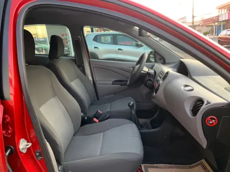 TOYOTA Etios Hatch 1.3 16V 4P FLEX XS, Foto 12
