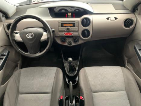 TOYOTA Etios Hatch 1.3 16V 4P FLEX XS, Foto 9