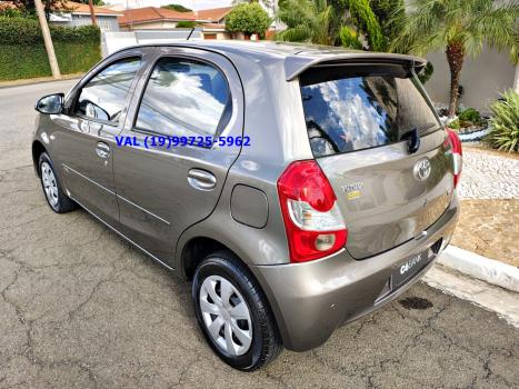 TOYOTA Etios Hatch 1.3 16V 4P FLEX X, Foto 4
