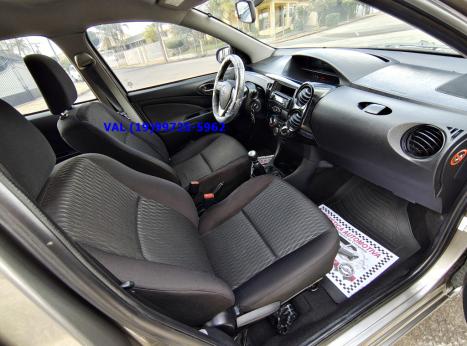 TOYOTA Etios Hatch 1.3 16V 4P FLEX X, Foto 5