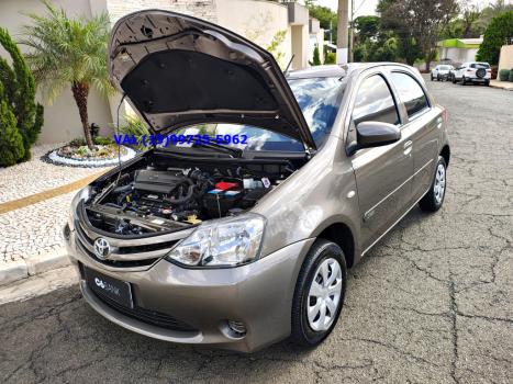 TOYOTA Etios Hatch 1.3 16V 4P FLEX X, Foto 9