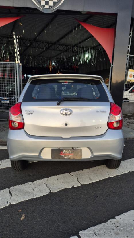 TOYOTA Etios Hatch 1.3 16V 4P FLEX X, Foto 5
