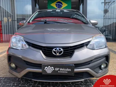 TOYOTA Etios Hatch 1.3 16V 4P FLEX X AUTOM�TICO, Foto 2