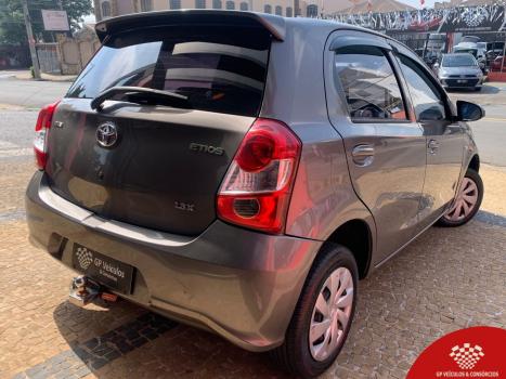 TOYOTA Etios Hatch 1.3 16V 4P FLEX X AUTOM�TICO, Foto 4