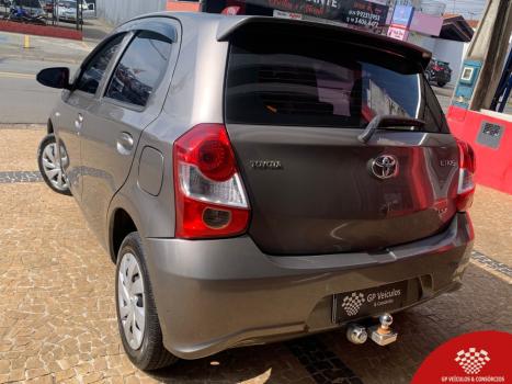 TOYOTA Etios Hatch 1.3 16V 4P FLEX X AUTOM�TICO, Foto 6