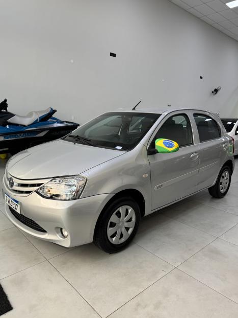 TOYOTA Etios Hatch 1.3 16V 4P FLEX, Foto 1