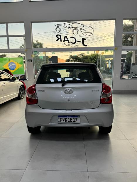 TOYOTA Etios Hatch 1.3 16V 4P FLEX, Foto 4