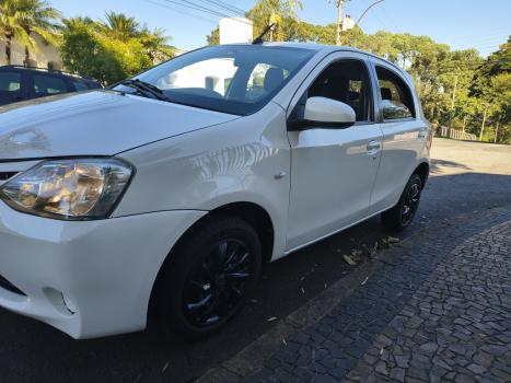 TOYOTA Etios Hatch 1.5 16V 4P FLEX XS, Foto 2