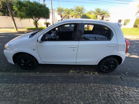 TOYOTA Etios Hatch 1.5 16V 4P FLEX XS, Foto 8