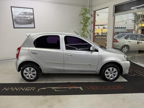 TOYOTA Etios Hatch 1.3 16V 4P FLEX EX, Foto 2