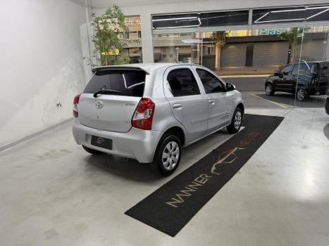 TOYOTA Etios Hatch 1.3 16V 4P FLEX EX, Foto 3