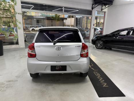 TOYOTA Etios Hatch 1.3 16V 4P FLEX EX, Foto 4