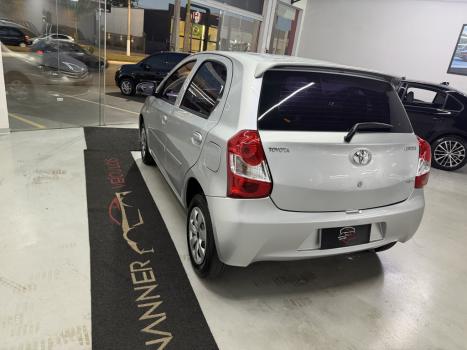 TOYOTA Etios Hatch 1.3 16V 4P FLEX EX, Foto 5