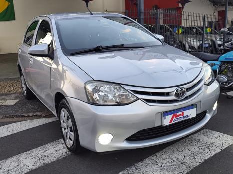 TOYOTA Etios Hatch 1.3 16V 4P FLEX X, Foto 2