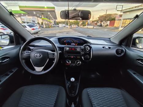 TOYOTA Etios Hatch 1.3 16V 4P FLEX X, Foto 7