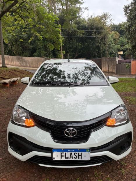 TOYOTA Etios Hatch 1.3 16V 4P FLEX X, Foto 3