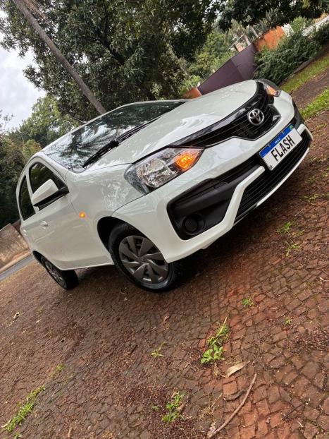 TOYOTA Etios Hatch 1.3 16V 4P FLEX X, Foto 4