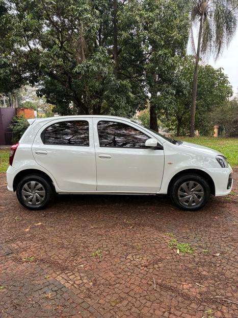 TOYOTA Etios Hatch 1.3 16V 4P FLEX X, Foto 6