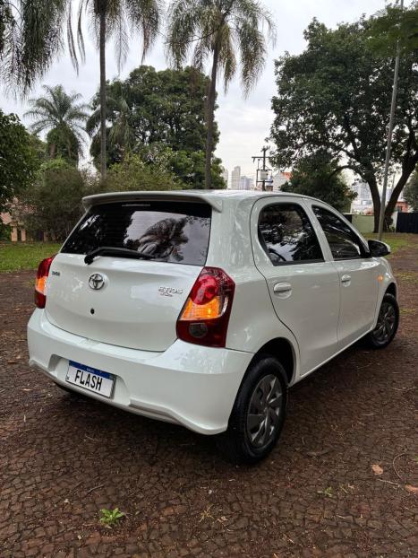TOYOTA Etios Hatch 1.3 16V 4P FLEX X, Foto 8