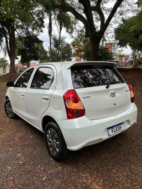TOYOTA Etios Hatch 1.3 16V 4P FLEX X, Foto 10