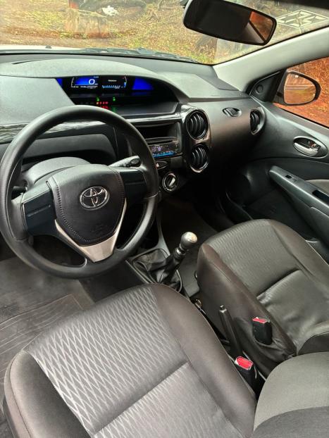 TOYOTA Etios Hatch 1.3 16V 4P FLEX X, Foto 17