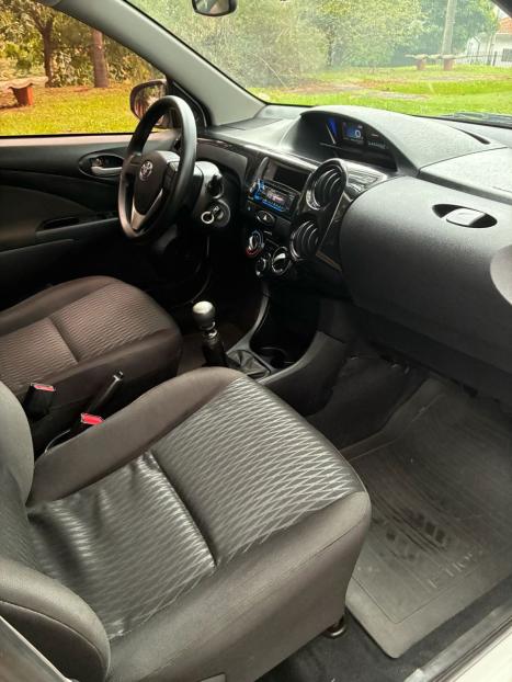 TOYOTA Etios Hatch 1.3 16V 4P FLEX X, Foto 18