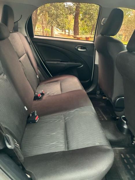 TOYOTA Etios Hatch 1.3 16V 4P FLEX X, Foto 19