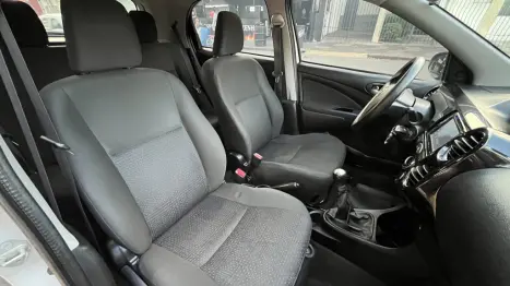 TOYOTA Etios Hatch 1.3 16V 4P FLEX X, Foto 6