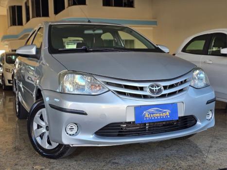 TOYOTA Etios Hatch 1.3 16V 4P FLEX X, Foto 2