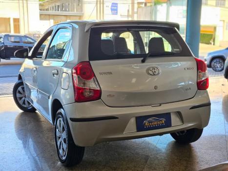 TOYOTA Etios Hatch 1.3 16V 4P FLEX X, Foto 4