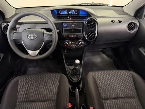 TOYOTA Etios Hatch 1.3 16V 4P FLEX X, Foto 3