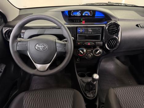 TOYOTA Etios Hatch 1.3 16V 4P FLEX X, Foto 4