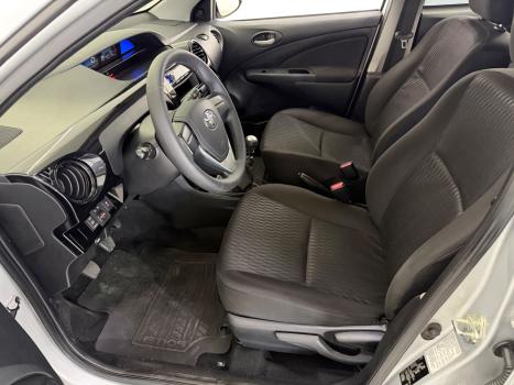 TOYOTA Etios Hatch 1.3 16V 4P FLEX X, Foto 5