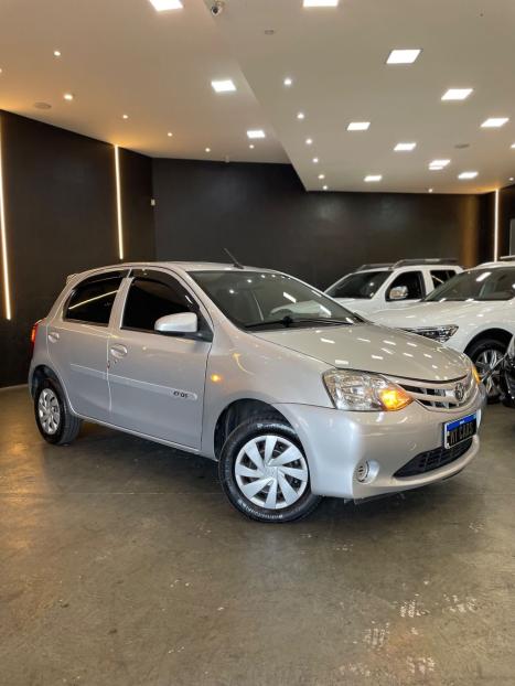 TOYOTA Etios Hatch 1.3 16V 4P FLEX X, Foto 1