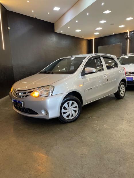 TOYOTA Etios Hatch 1.3 16V 4P FLEX X, Foto 3