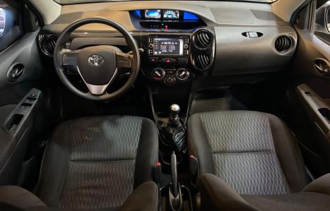 TOYOTA Etios Hatch 1.3 16V 4P FLEX X, Foto 4