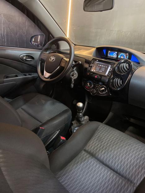 TOYOTA Etios Hatch 1.3 16V 4P FLEX X, Foto 9